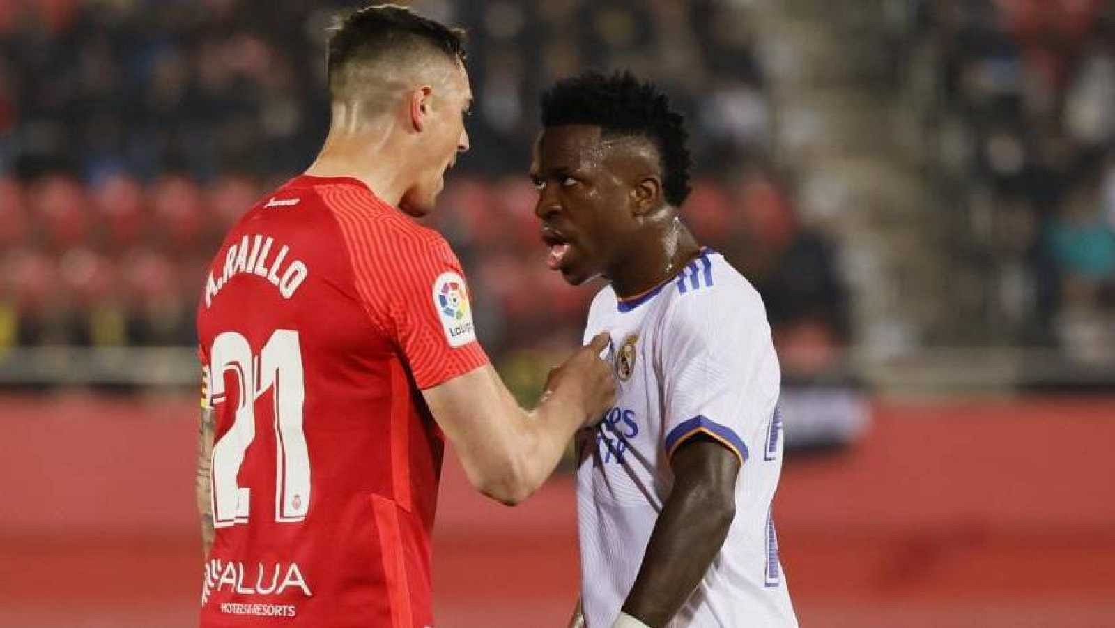 Vinicius: "Me insultan por que soy importante y porque soy negro" - ver ahora