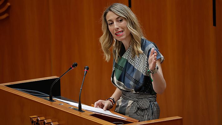 María Guardiola (PP) es investida como la primera presidenta de Extremadura