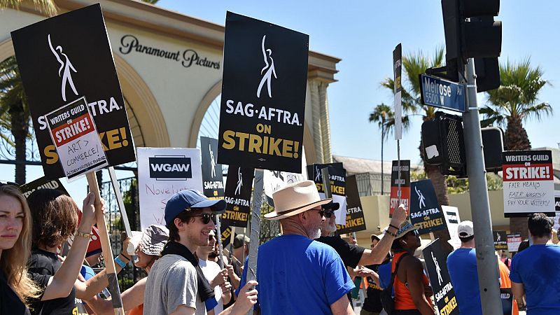 La producción de Hollywood se para ante la huelga de actores y guionistas