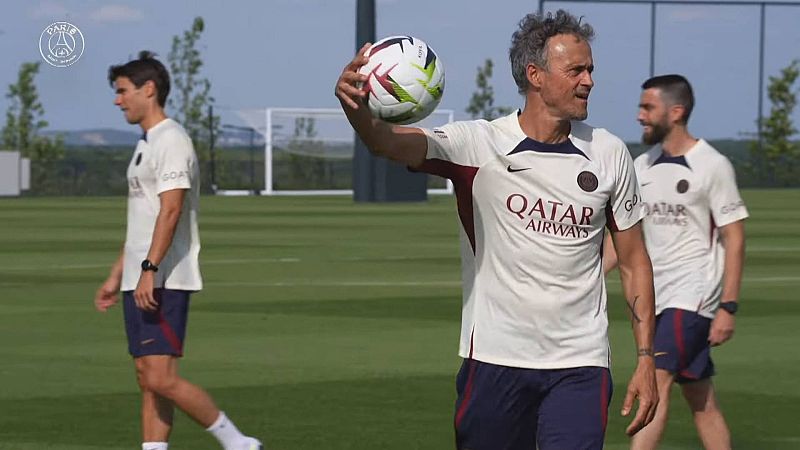 Luis Enrique ya entrena al PSG y el lunes dirigirá a Mpappé y se reencontrará con Neymar -- Ver ahora