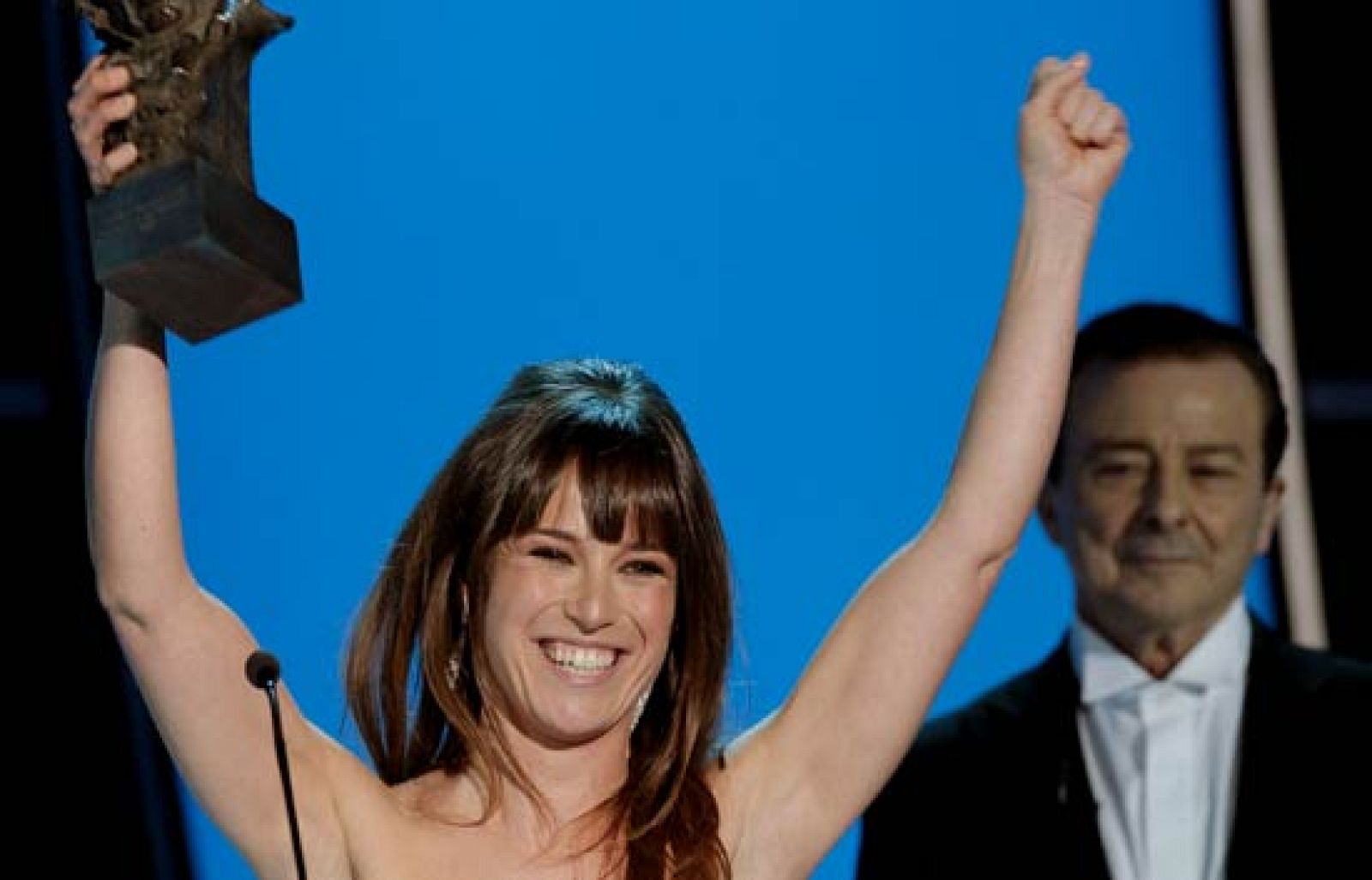 Marta Etura ha recibido el Goya a la mejor interpretación femenina de reparto por su trabajo en "Celda 211", dirigida por Daniel Monzón, durante la XXIV edición de estos galardones, en la que se impuso a Vicky Peña, Pilar Castro y Verónica Sánchez.