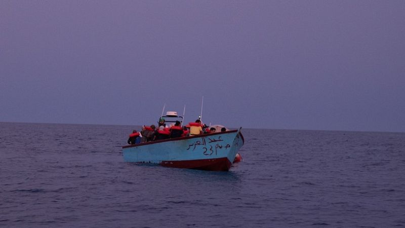 Rescatan a 41 migrantes, entre ellas 25 menores no acompañados, frente a las costas de Libia