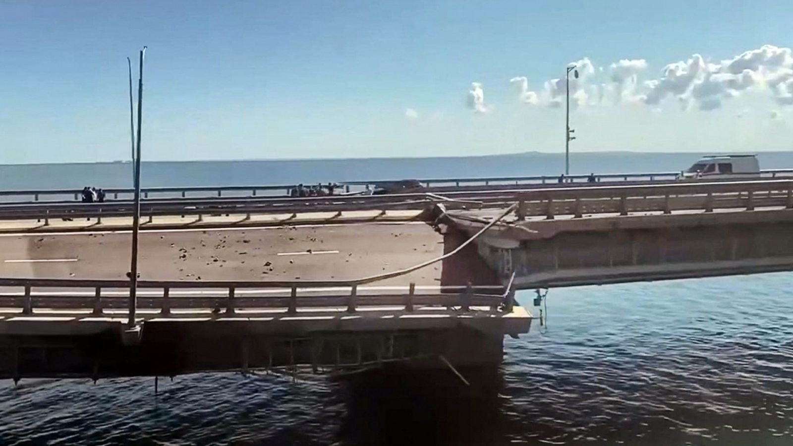 Rusia acusa a los servicios especiales ucranianos del ataque al puente de Kerch, en Crimea