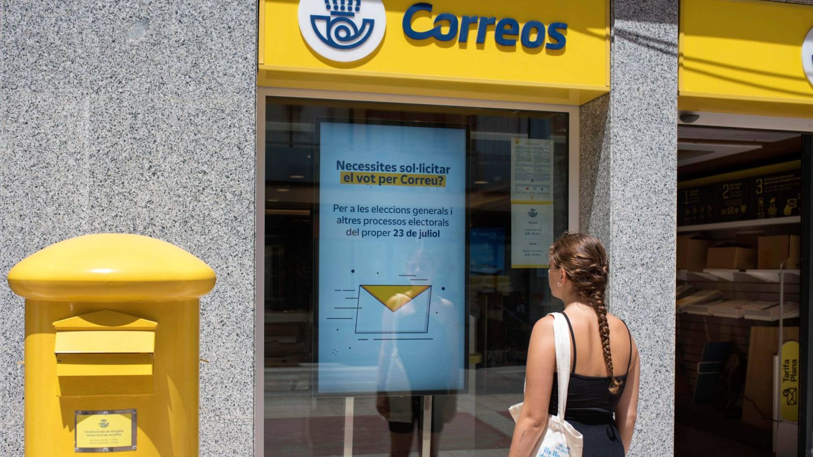 Correos asegura que este martes remitirá el 100% de la documentación electoral para el 23J