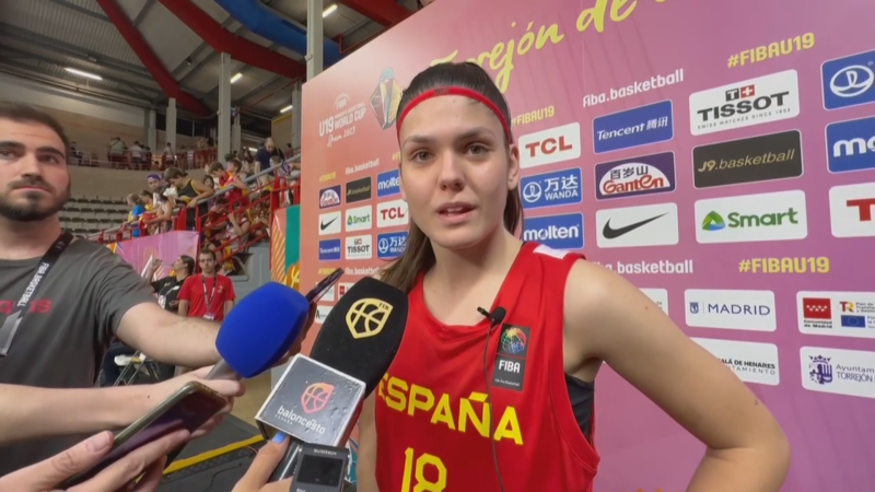 Elena Moreno: "Tenemos que responder al apoyo del p�blico en la pista"