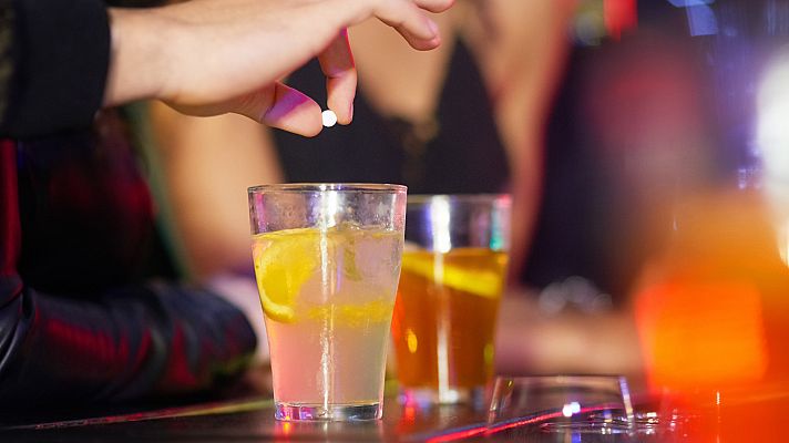 Telediario 1 - Una empresa vasca desarrolla un dispositivo para detectar drogas en las bebidas