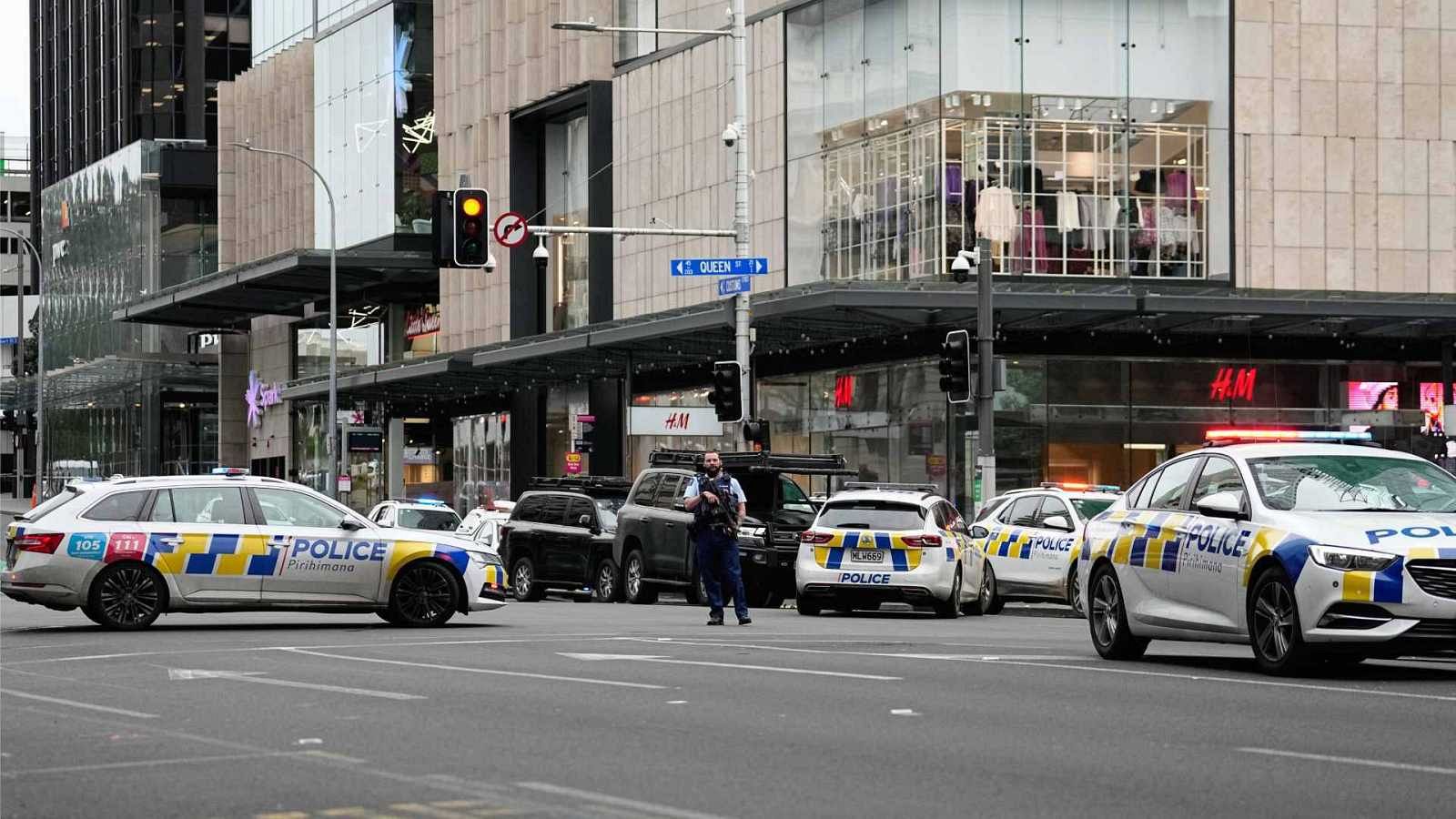 Al menos dos muertos y varios heridos por un tiroteo en Auckland | Ver