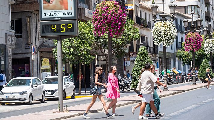 Telediario 1 - Un estudio refleja que el calor afecta a la llegada de los turistas