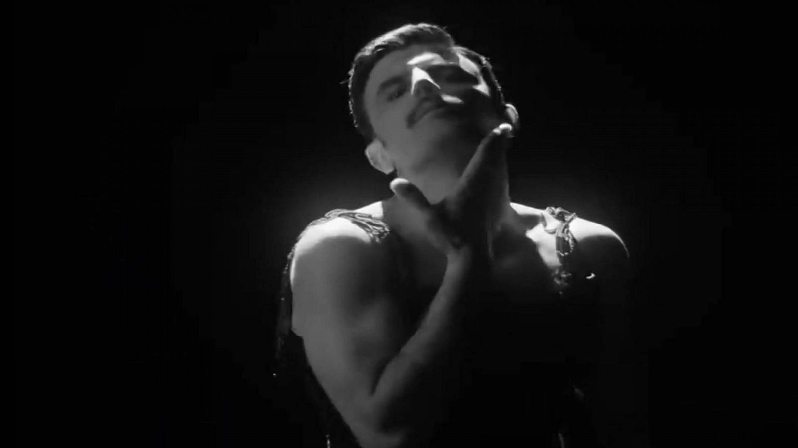 Rodrigo Cuevas llega con su gira 'La Romería' a Las noches del Botánico | Ver