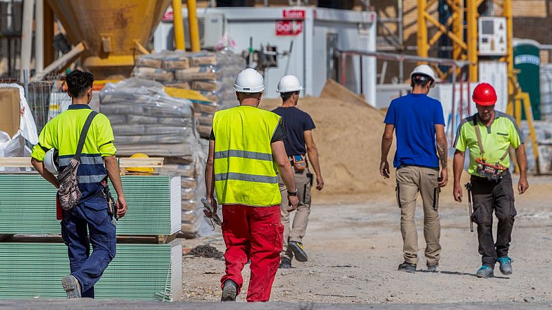 El salario bruto anual subió un 4,6% en 2022, hasta los 25.353 euros, su nivel más elevado desde 2008, mientras que el coste laboral subió un 4,2%, hasta 34.286,05 euros brutos anuales.