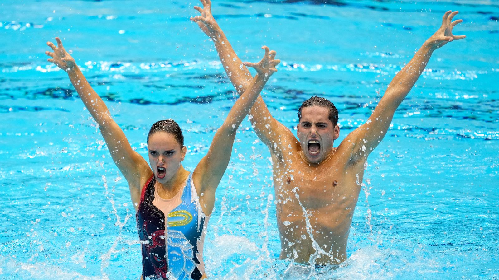 Vídeo: Dennis González y Mireia Hernández logran el bronce en dúo mixto libre