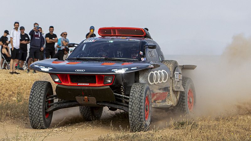 Carlos Sainz sigue mejorando y finaliza segundo en la segunda etapa de la Baja Aragón