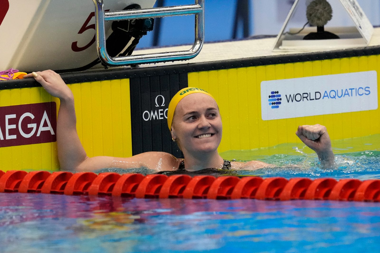 Vídeo: Oro y récord mundial para la australiana Ariarne Titmus