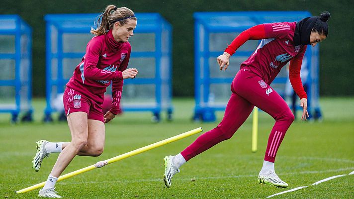 España realiza el último entrenamiento en Palmerston bajo la atenta mirada de Luis Rubiales