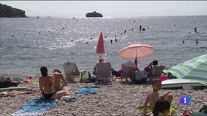 L'informatiu - Comunitat Valenciana - L'efecte dels 'influencers' provoca massificacions en moltes platges