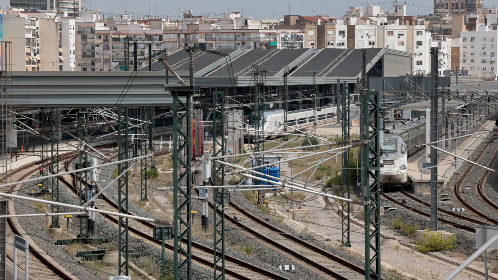 Restablecida la circulación de trenes de alta velocidad entre Valencia y Madrid | Ver