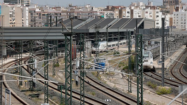 Telediario 1 - Restablecida la circulación de trenes de alta velocidad entre Valencia y Madrid