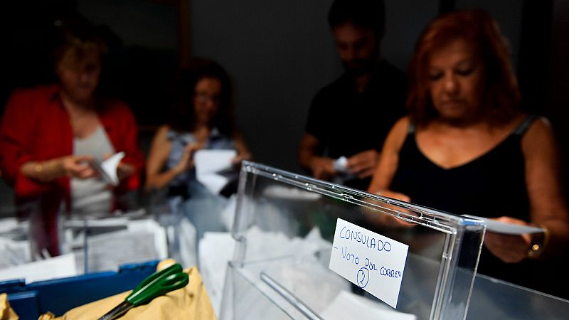 Los partidos siguen expectantes el recuento del voto exterior: podra mover escaos