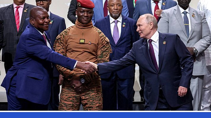 Telediario 1 - Rusia pacta con los países africanos cooperación militar y el suministro de alimentos
