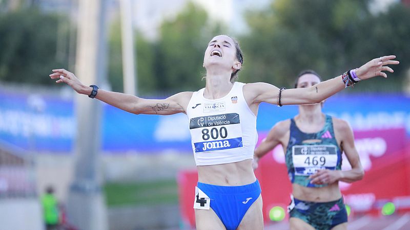 Marta Serrano campeona de España de 3000 metros obstáculos -- ver ahora