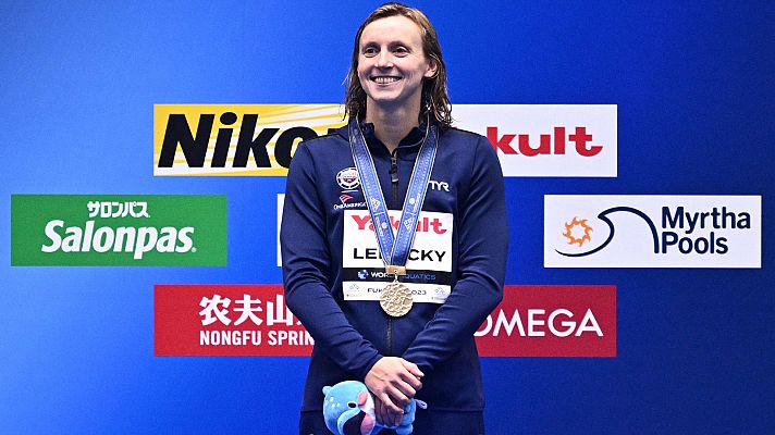 Natación - Ledecky suma en el 800 libre su 16º oro mundial individual y supera el récord de Phelps