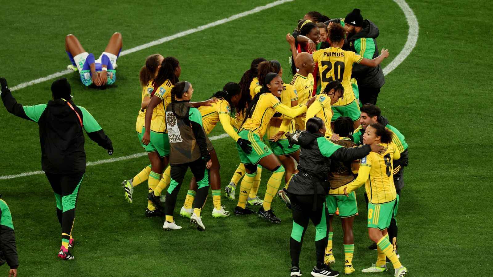 Vídeo: Jamaica acaba con el sueño de Brasil y pasa a octavos por primera vez