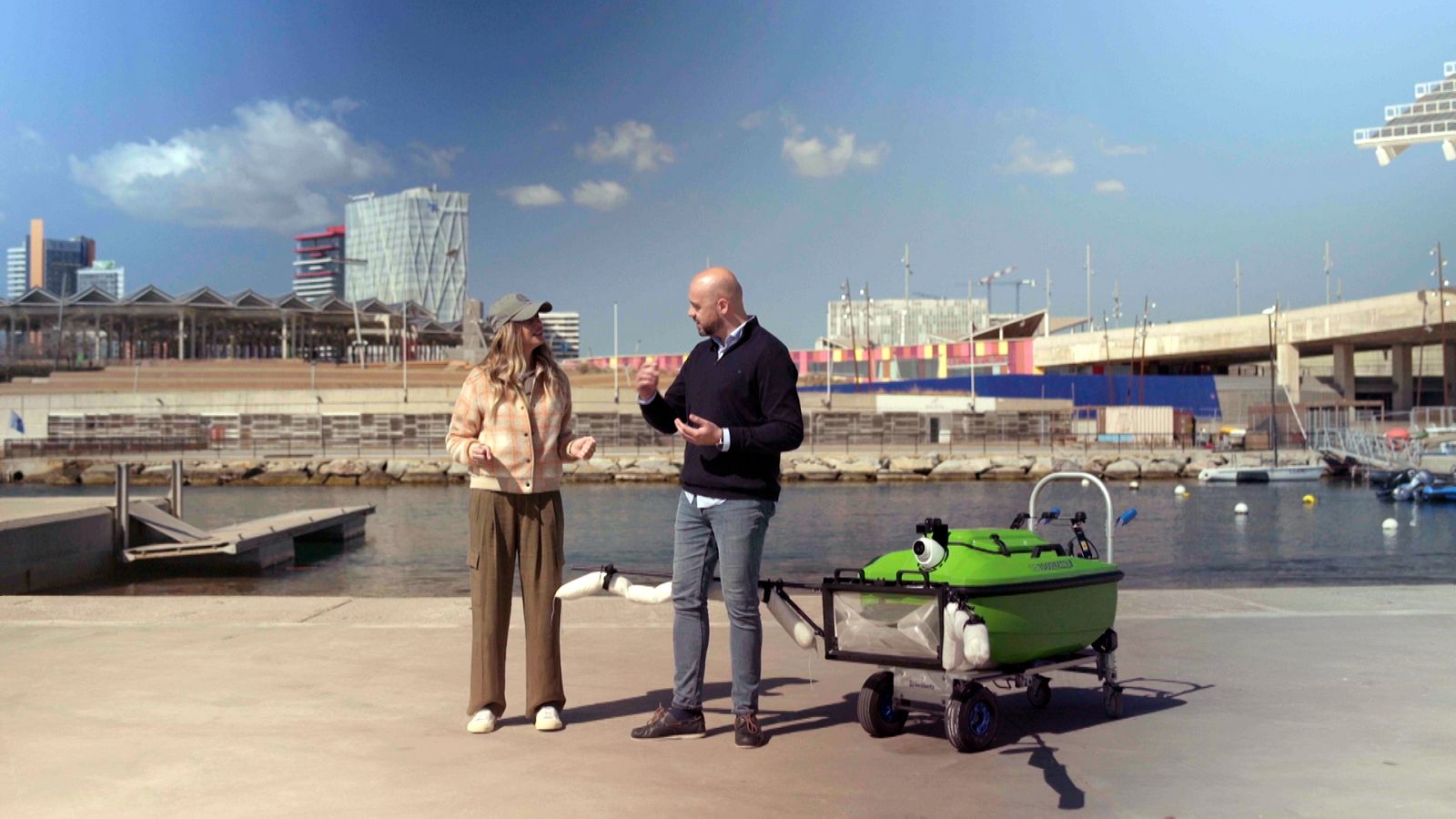 La importància de les abelles, drons aqüàtics per netejar el mar i la calefacció sostenible de Sant Pere de Torelló