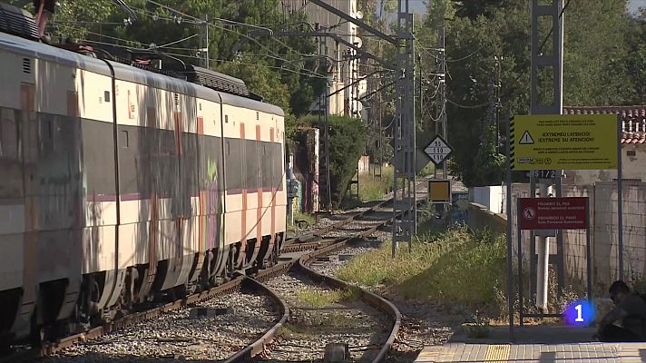 L'Informatiu - Esperant el desdoblament de l'R3