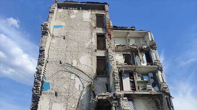 La difícil reconstrucción de los edificios destruidos en Ucrania