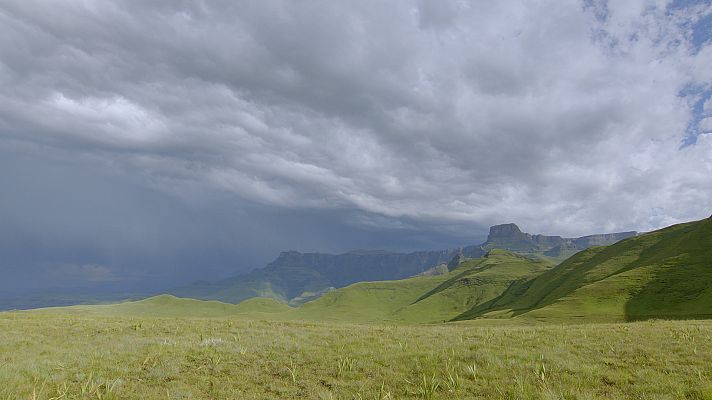 África extrema - Las Montañas del Dragón- Sobrevivir en la cumbre