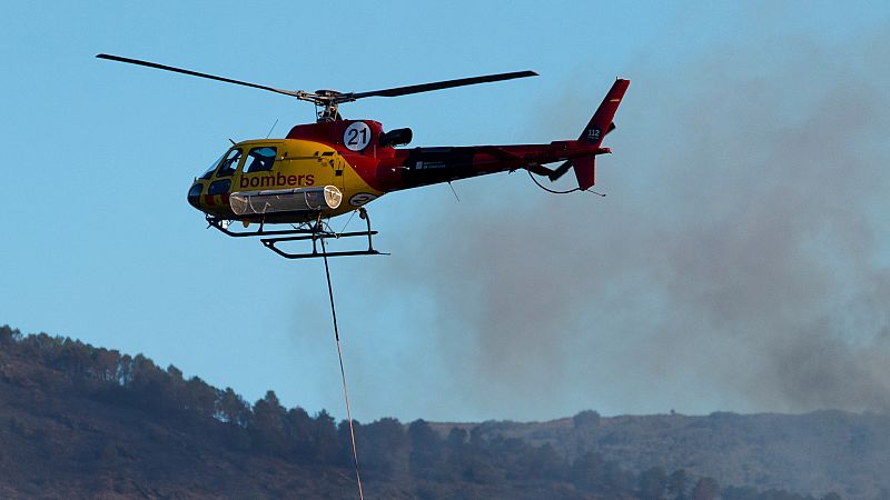 Un incendio en Portbou, Girona, obliga al confinamiento de tres municipios