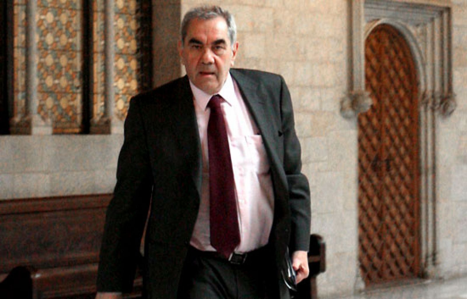 Ha puesto su cargo a disposición de Montilla que, tras la rectificación, le mantiene en su puesto.