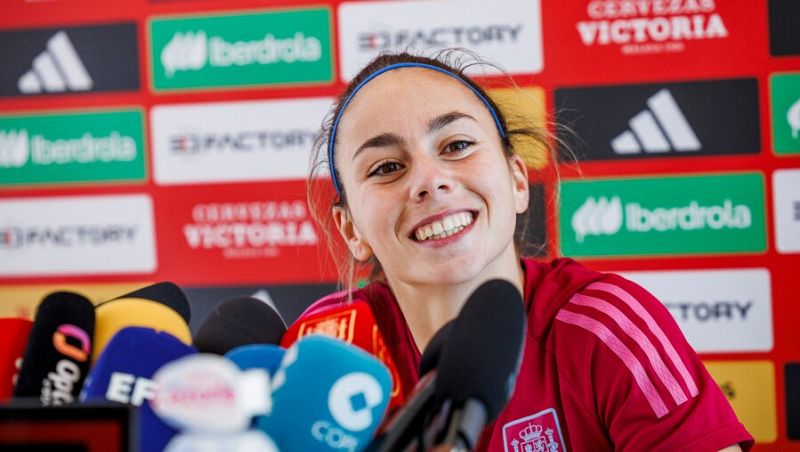 La seleccin espaola quiere seguir "haciendo historia" en el Mundial femenino, dicen Athenea del Castillo y Alba Redondo. Ver en RTVE Play