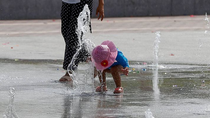 Telediario 1 - Tercera ola de calor: Bilbao y Santander registran temperaturas inusuales