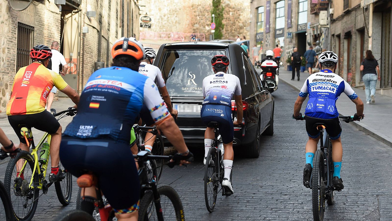 Toledo brinda un último adiós a Federico Bahamontes con una misa - ver ahora