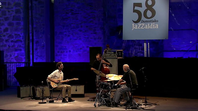 Festivales de verano de La2 - 58º Jazzaldia: Julian Lage Trio - ver ahora