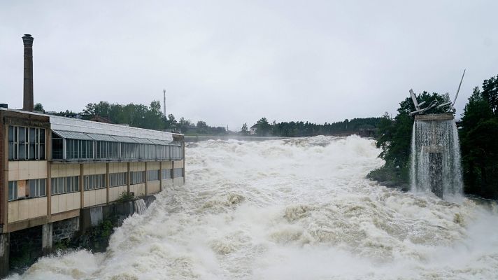 El temporal Hans inunda el sur de Noruega y causa estragos en las carreteras