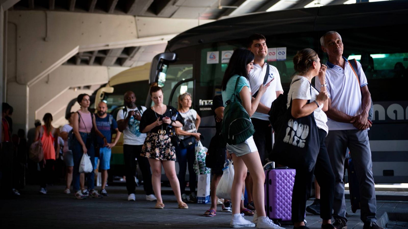 El puente de agosto provoca gran movimiento en las estaciones de autobuses 