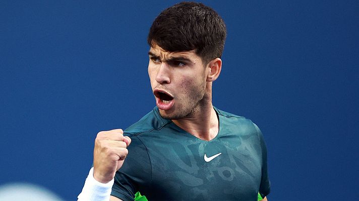 Tenis - Carlos Alcaraz sufre pero remonta ante Hubert Hurkacz en el Abierto de Canadá