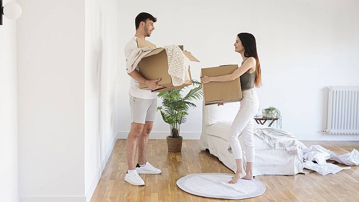 Telediario 2 - La edad media de emancipación supera por primera vez los 30 años