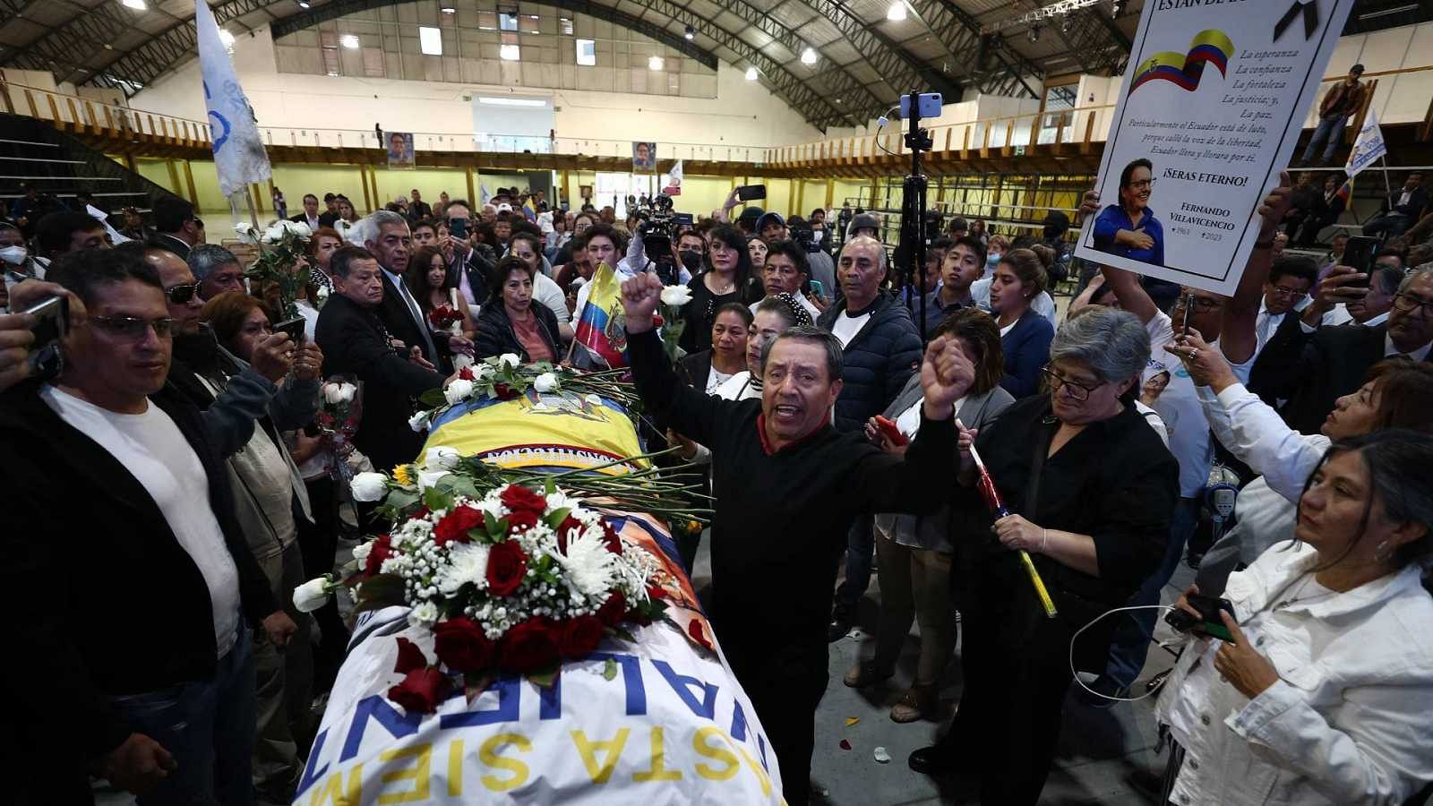 Familia y seguidores despiden a Villavicencio en Ecuador - Ver ahora