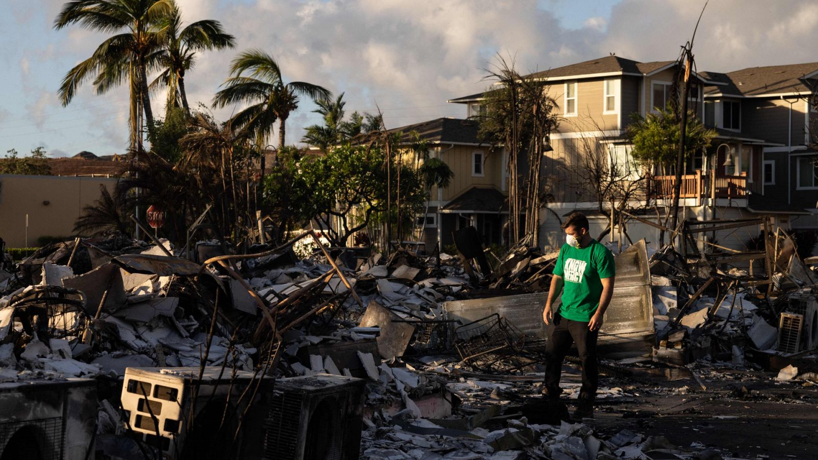 Continúa la búsqueda de centenares de personas tras los incendios en la isla hawaiana de Maui