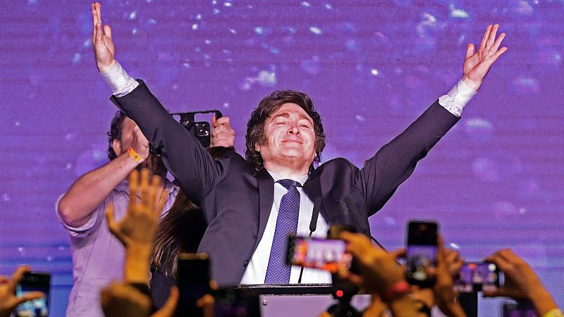 El economista ultraliberal Javier Milei gana las primarias en Argentina