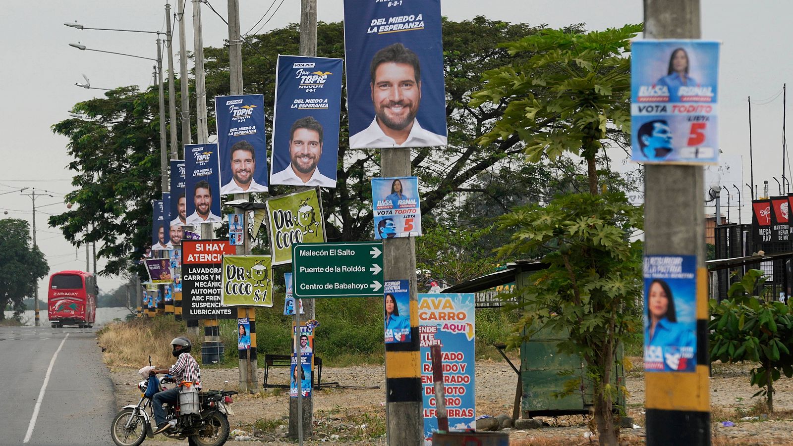 Noticias falsas como arma electoral en Ecuador: acusaciones sin pruebas para debilitar al contrario