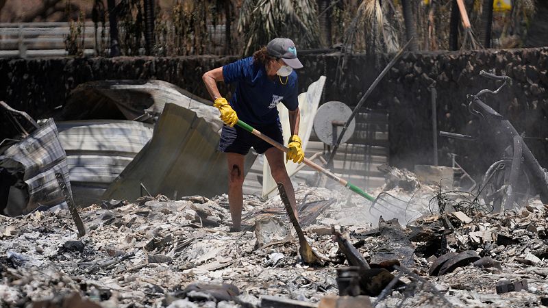 Continúan las críticas por la falta de alerta a la población dos semanas después de los incendios de Hawái