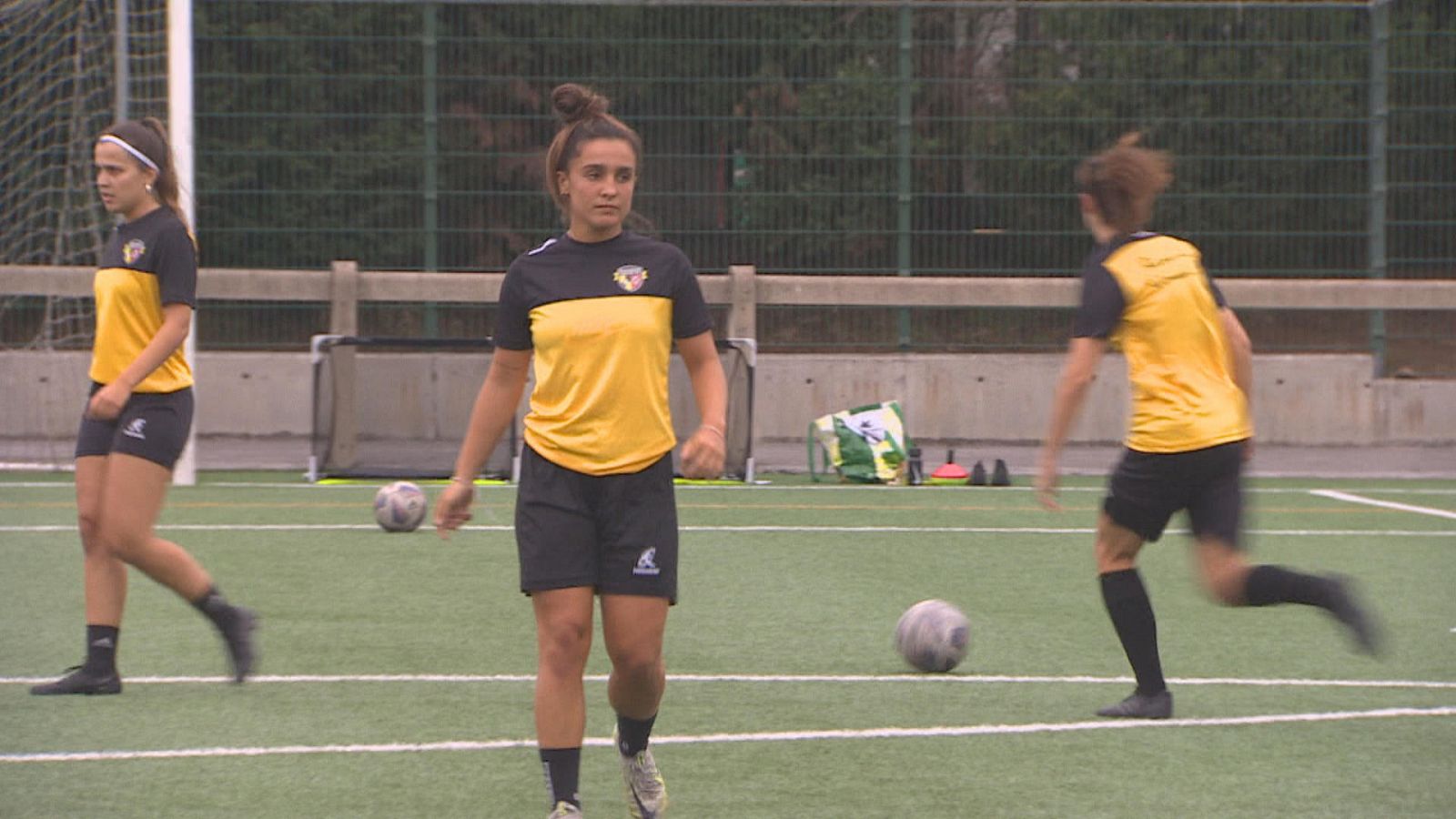 Así está creciendo el fútbol entre las chicas: "Unas contagian a otras" -- Ver ahora