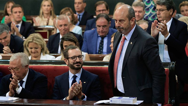 Pedro Roll�n, elegido nuevo presidente del Senado con mayor�a absoluta del PP