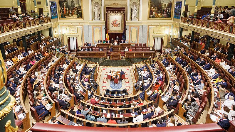 Constitución de las Cortes: los 350 diputados ocupan sus escaños