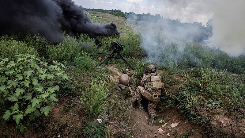 Volodimir y Denis, padre e hijo, combaten juntos en el mismo batallón en el frente ucraniano