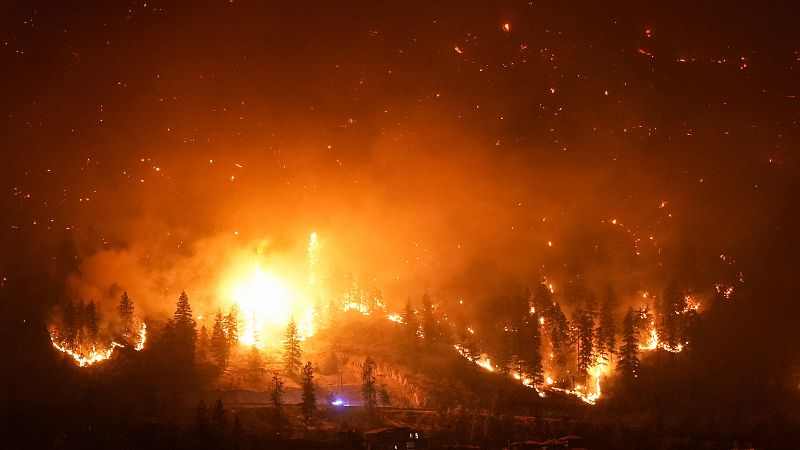 Más de 1.000 incendios continúan activos en Canadá